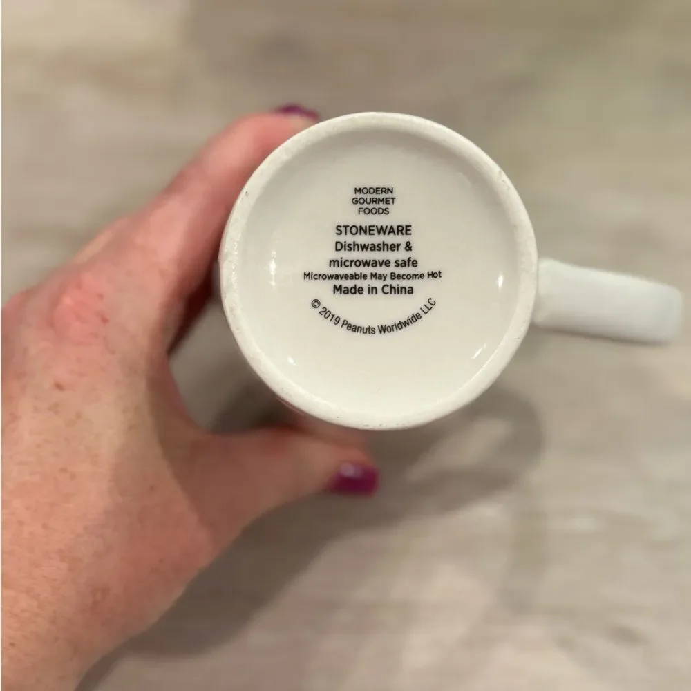 2019 Peanuts Snoopy Christmas Stoneware Mug - Picture 9 of 9